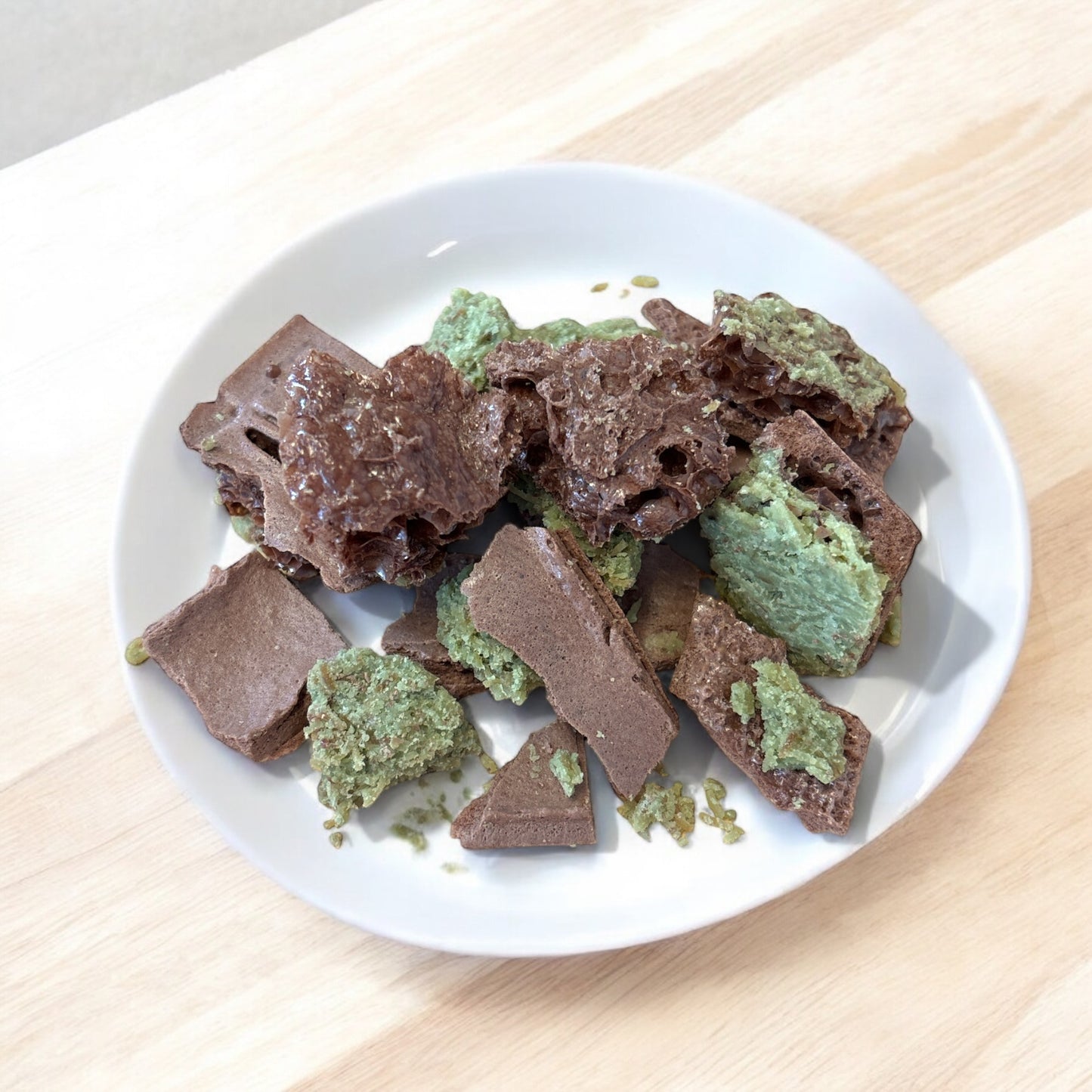 G-BOX FREEZE DRIED DUBAI CHOCOLATE ICE CREAM CUBES